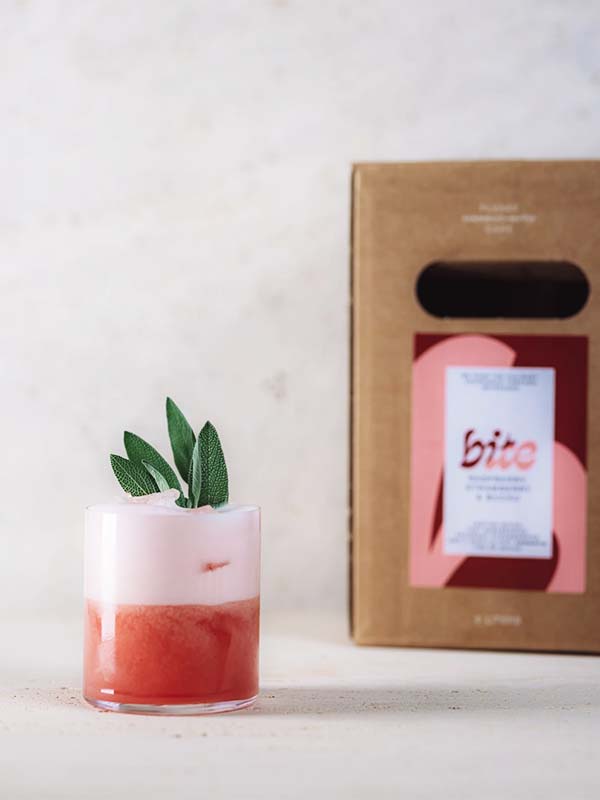 BITE siruppen (raspberry, strawberry, buchu til BareénBar Signature cocktail