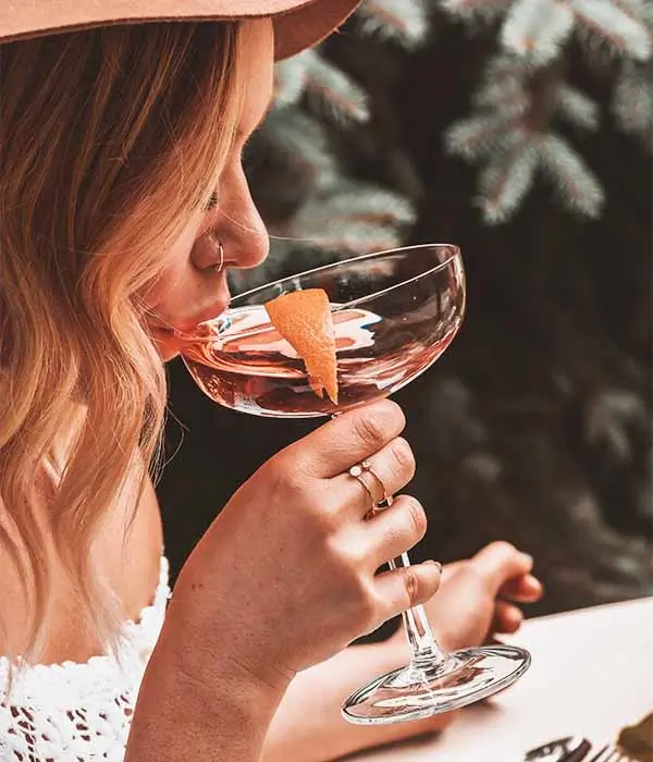 Lej en bartender til dit bryllup med fri bar i lækre cocktails