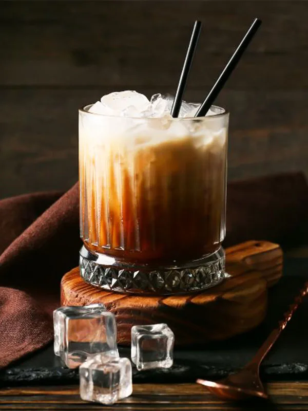 Julecocktails til julefrokosten - Salted Caramel White Russian