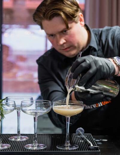 Bartender Mikkel fra BareénBar